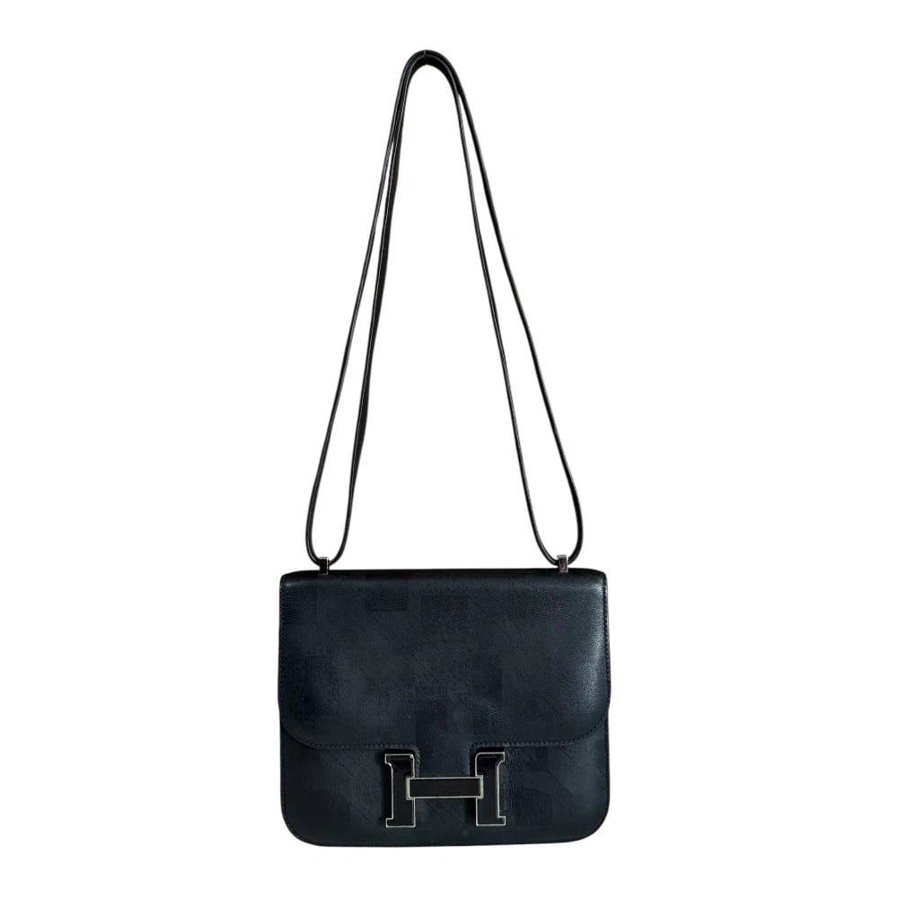 HERMES IMPRIME SHOULDER BAG CONSTANCE III 18: HERMES Imprime Shoulder Bag Constance III 18 Brand: HERMES Type/Style: Shoulder Bag Material: Exterior Material Vaud Sombrero Color: Exterior color black Size: W7.1 x H5.5 x D1.0inch Accessories: