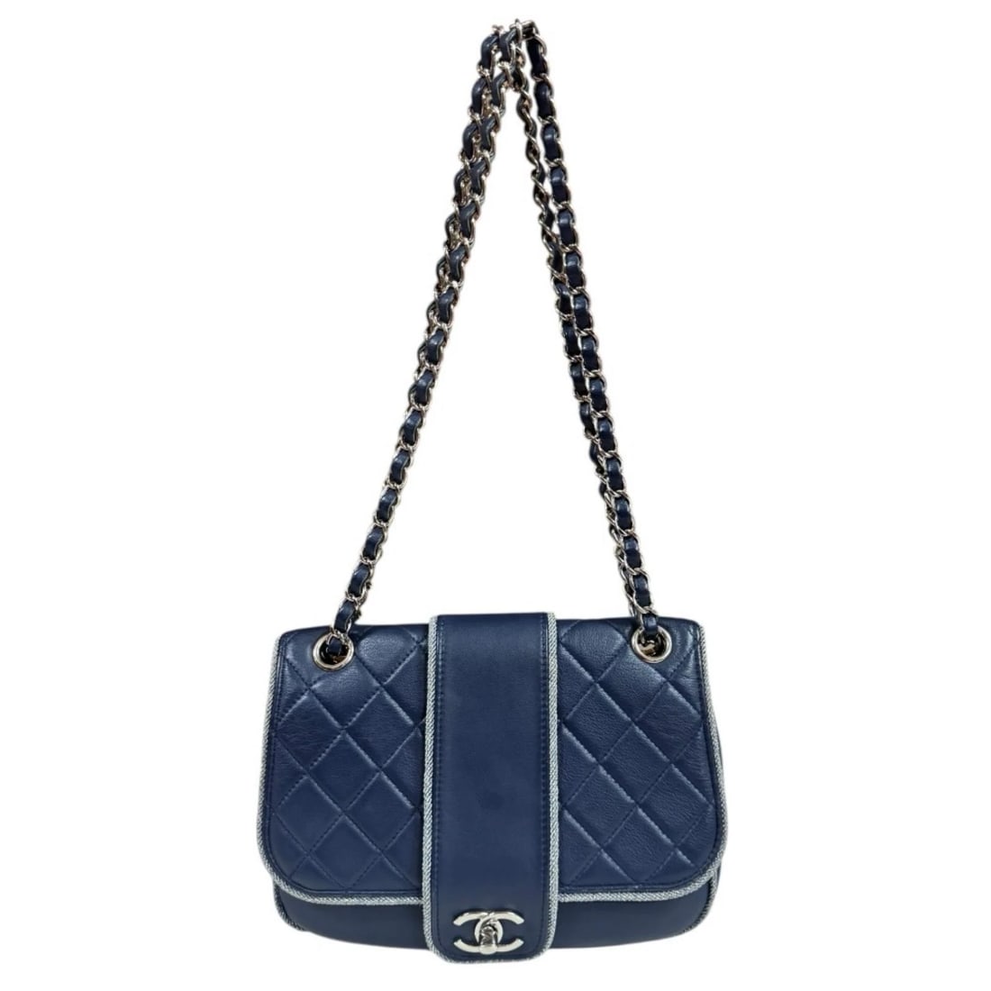 CHANEL SHOULDER BAG LEATHER WCHAIN MATRASSE: CHANEL Shoulder Bag leather WChain Matrasse Brand: CHANEL Type/Style: Shoulder Bag Material: Exterior Material leather Color: Exterior color navy Size: W9.1 x H7.1 x D3.1inch Accessories: None