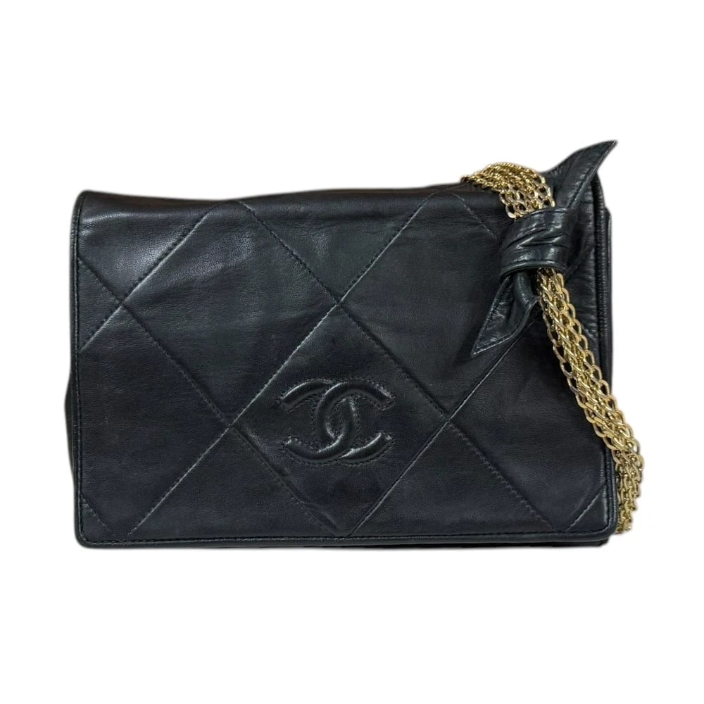 CHANEL SHOULDER BAG LAMBSKIN 6 CHAIN MATRASSE: CHANEL Shoulder Bag lambskin 6 Chain Matrasse Brand: CHANEL Type/Style: Shoulder Bag Material: Exterior Material lambskin Color: Exterior color black Size: W7.7 x H5.1 x D2.4inch Accessories: None