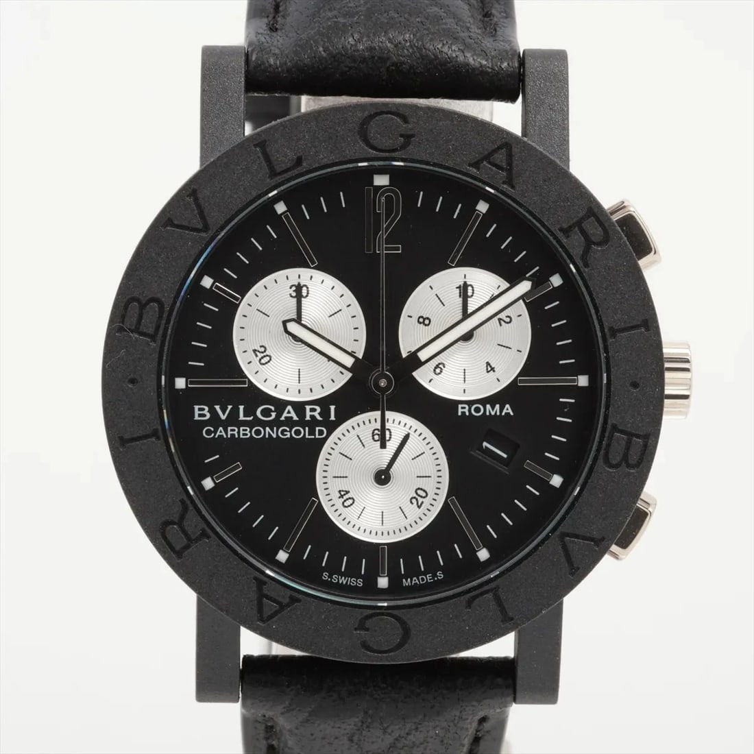 BVLGARI CARBON GOLD CARBON & LEATHER QZ BLACK WATCH: Bvlgari Carbon Gold Carbon & Leather Qz Black Watch Brand: Bvlgari Type/Style: Wristwatch Material: Carbon & leather Color: Dial Color Black Size: Case:W1.2 x H1.2inch / W38 x H38 Circumference of Wri
