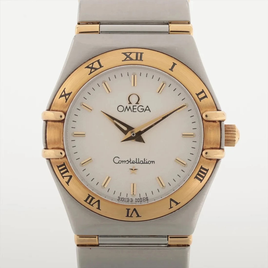 OMEGA CONSTELLATION QZ SILVER WATCH: Omega Constellation Qz Silver Watch Brand: Omega Type/Style: Wristwatch Material: SS?YG Color: Dial Color Silver Size: Case:W0.8 x H0.8inch / W23 x H23 Circumference of Wrist:6.5inch / 16.5 Access