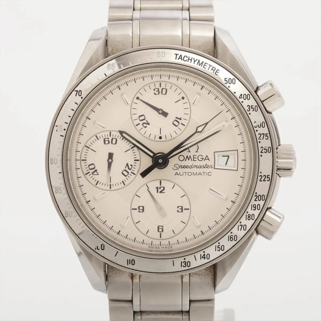 OMEGA SPEEDMASTER DATE CHRONOGRAPH SS AT SILVER WATCH: Omega Speedmaster Date Chronograph Ss At Silver Watch Brand: Omega Type/Style: Wristwatch Material: SS Color: Dial Color Silver Size: Case:W1.2 x H1.2inch / W39 x H39 Circumference of Wrist:5.9inch /