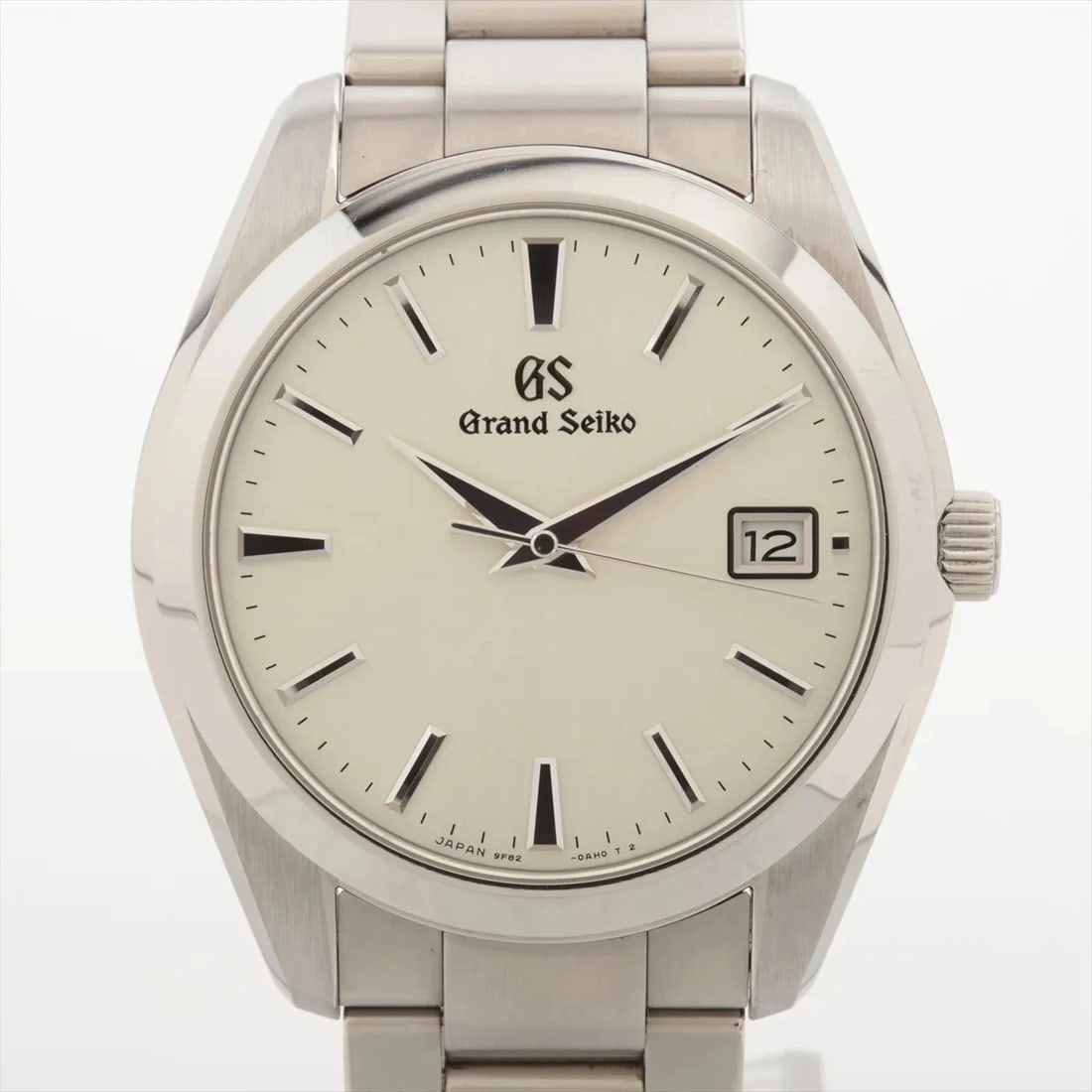 GRAND SEIKO SS QZ SILVER WATCH: Grand Seiko Ss Qz Silver Watch Brand: Grand Seiko Type/Style: Wristwatch Material: SS Color: Dial Color Silver Size: Case:W1.2 x H1.2inch / W38 x H38 Circumference of Wrist:6.5inch / 16.5 Accessor