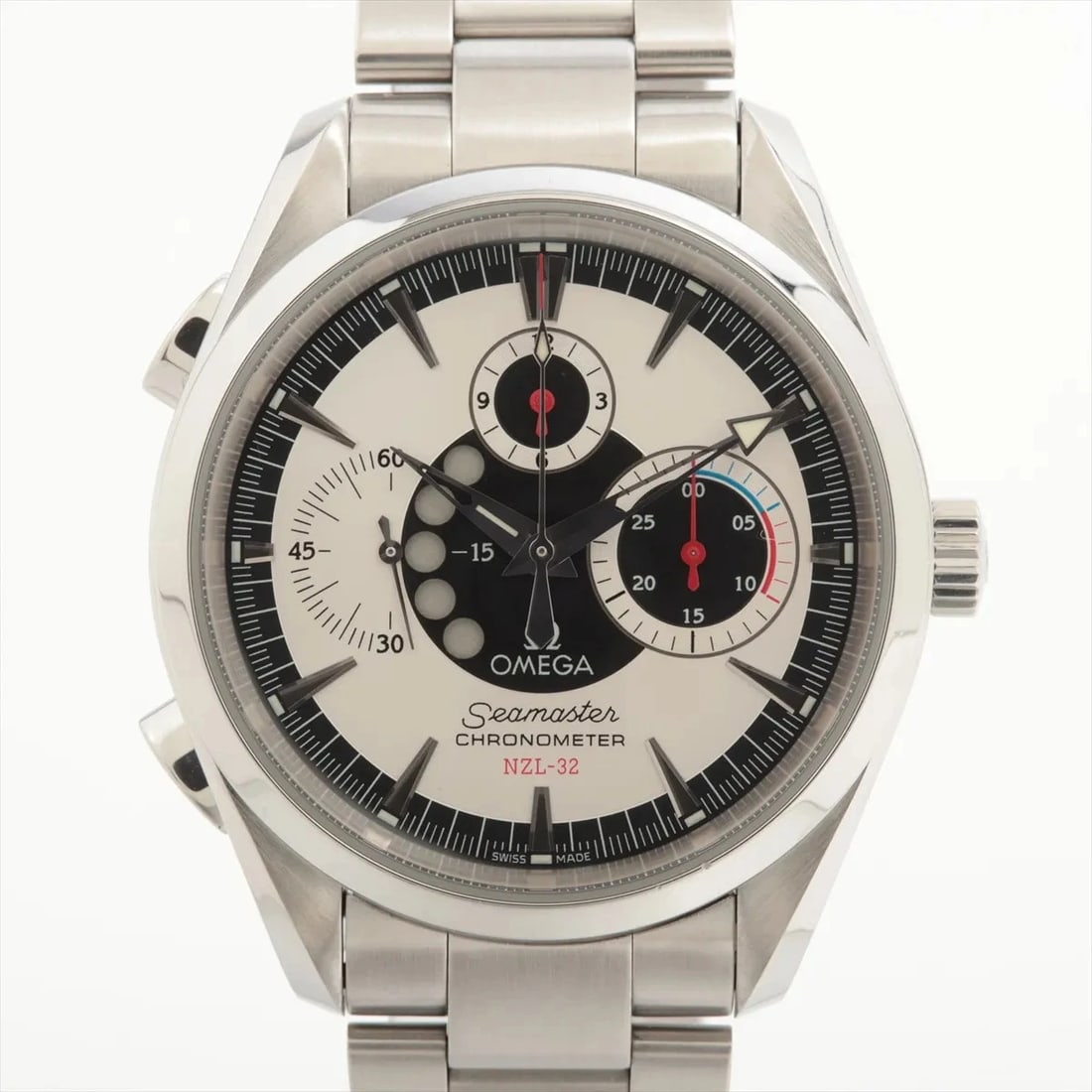 OMEGA SEAMASTER SS AT SILVER WATCH: Omega Seamaster Ss At Silver Watch Brand: Omega Type/Style: Wristwatch Material: SS Color: Dial Color Silver Size: Case:W1.6 x H1.6inch / W41 x H41 Circumference of Wrist:7.5inch / 19 Accessories: