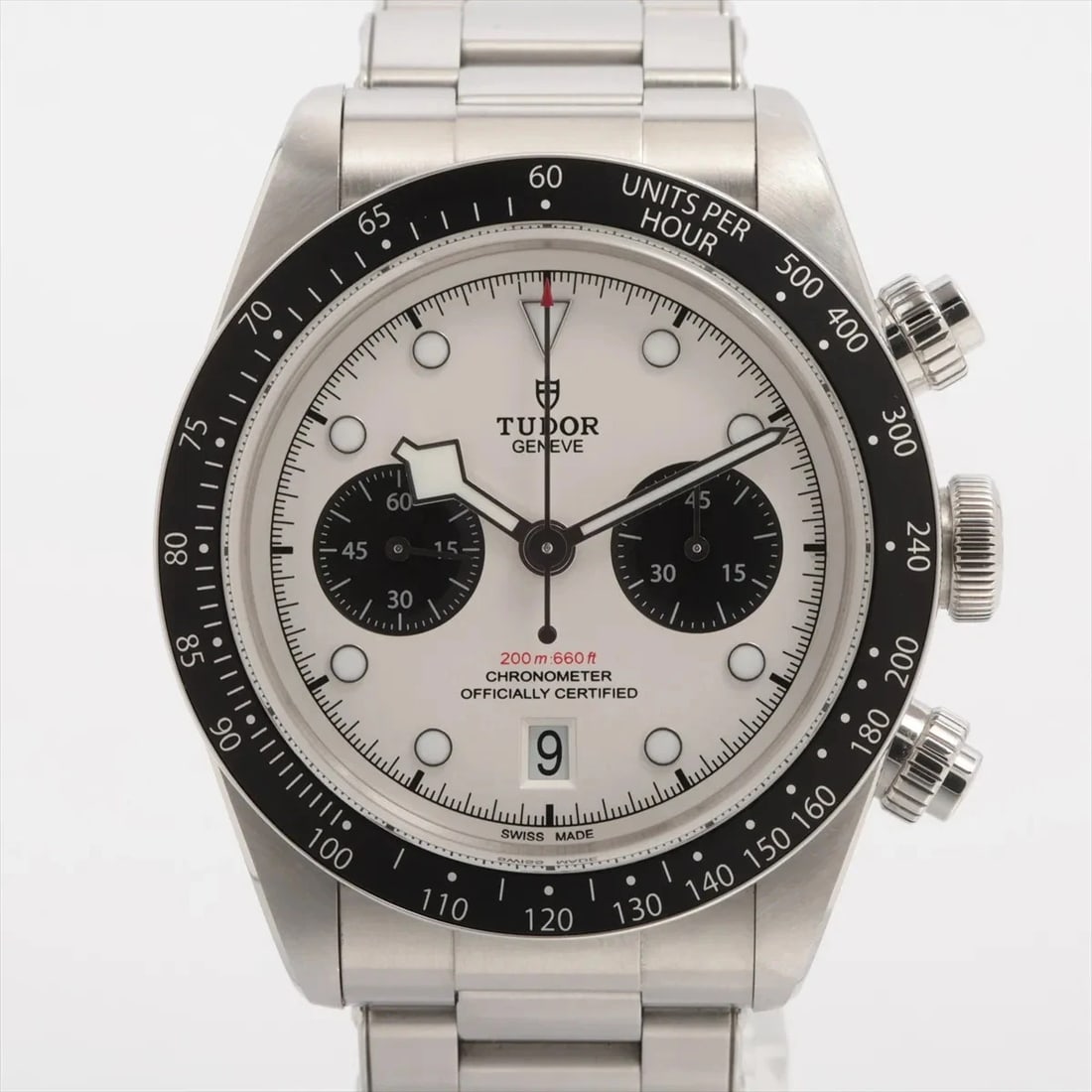 TUDOR BLACK BAY CHRONO SS AT SILVER WATCH: Tudor Black Bay Chrono Ss At Silver Watch Brand: Tudor Type/Style: Wristwatch Material: SS Color: Dial Color Silver Size: Case:W1.6 x H1.6inch / W41 x H41 Circumference of Wrist:6.3inch / 16 Acces