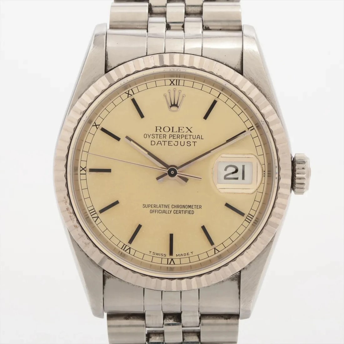 ROLEX DATEJUST 36 AT SILVER WATCH: Rolex Datejust 36 At Silver Watch Brand: Rolex Type/Style: Wristwatch Material: SS?WG Color: Dial Color Silver Size: Case:W1.2 x H1.2inch / W36 x H36 Circumference of Wrist:6.9inch / 17.5 Accessor