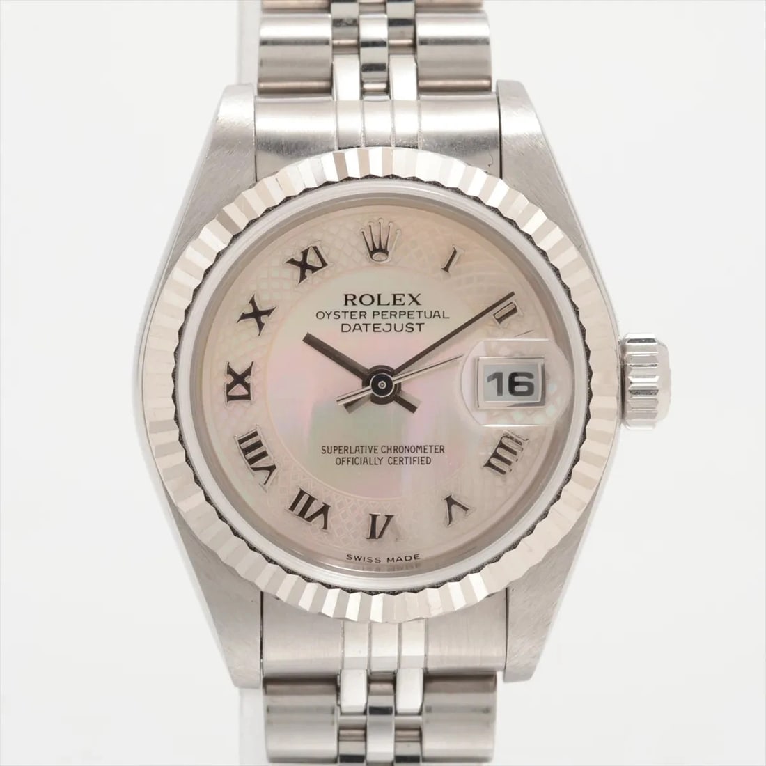 ROLEX LADY DATEJUST AT WHITE SHELL DIAL WATCH: Rolex Lady Datejust At White Shell Dial Watch Brand: Rolex Type/Style: Wristwatch Material: SS?WG Color: Dial Color white shell Size: Case:W0.8 x H0.8inch / W26 x H26 Circumference of Wrist:6.3inch /
