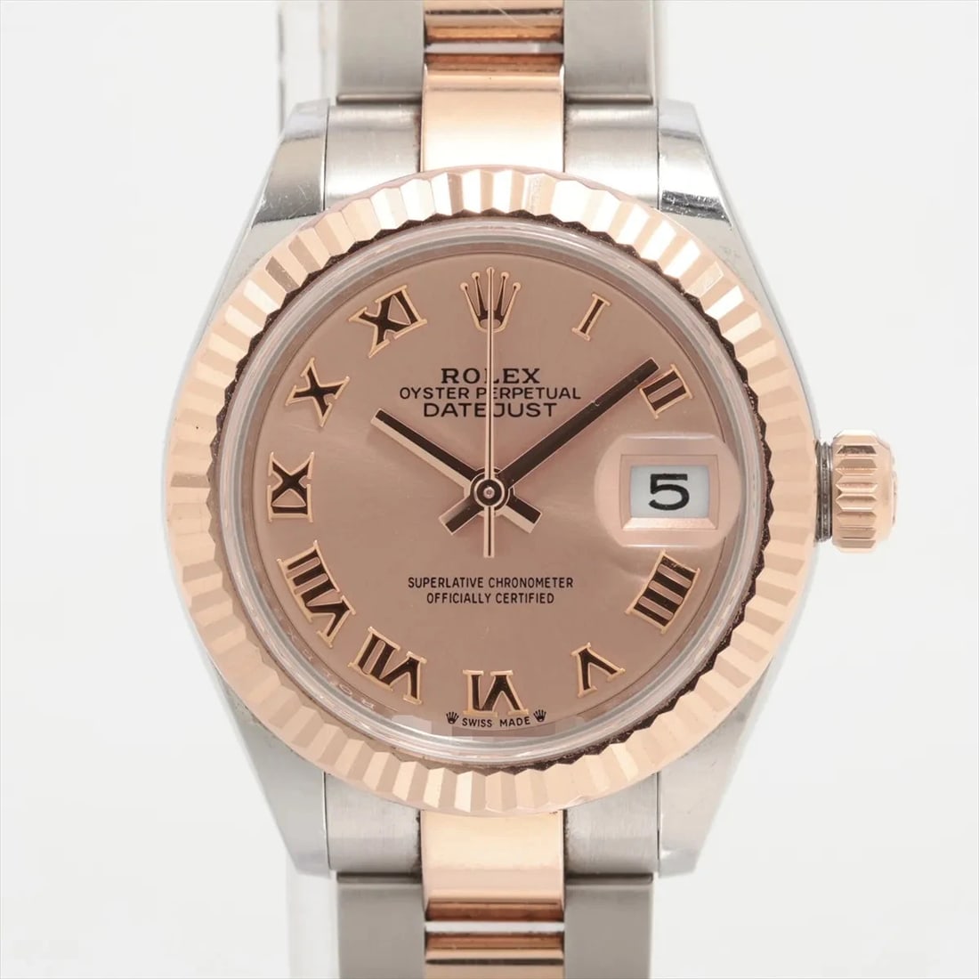 ROLEX LADY DATEJUST AT ROSE DIAL WATCH: Rolex Lady Datejust At Rose Dial Watch Brand: Rolex Type/Style: Wristwatch Material: PG?SS Color: Dial Color Rose Size: Case:W0.8 x H0.8inch / W28 x H28 Circumference of Wrist:5.5inch / 14 Accesso