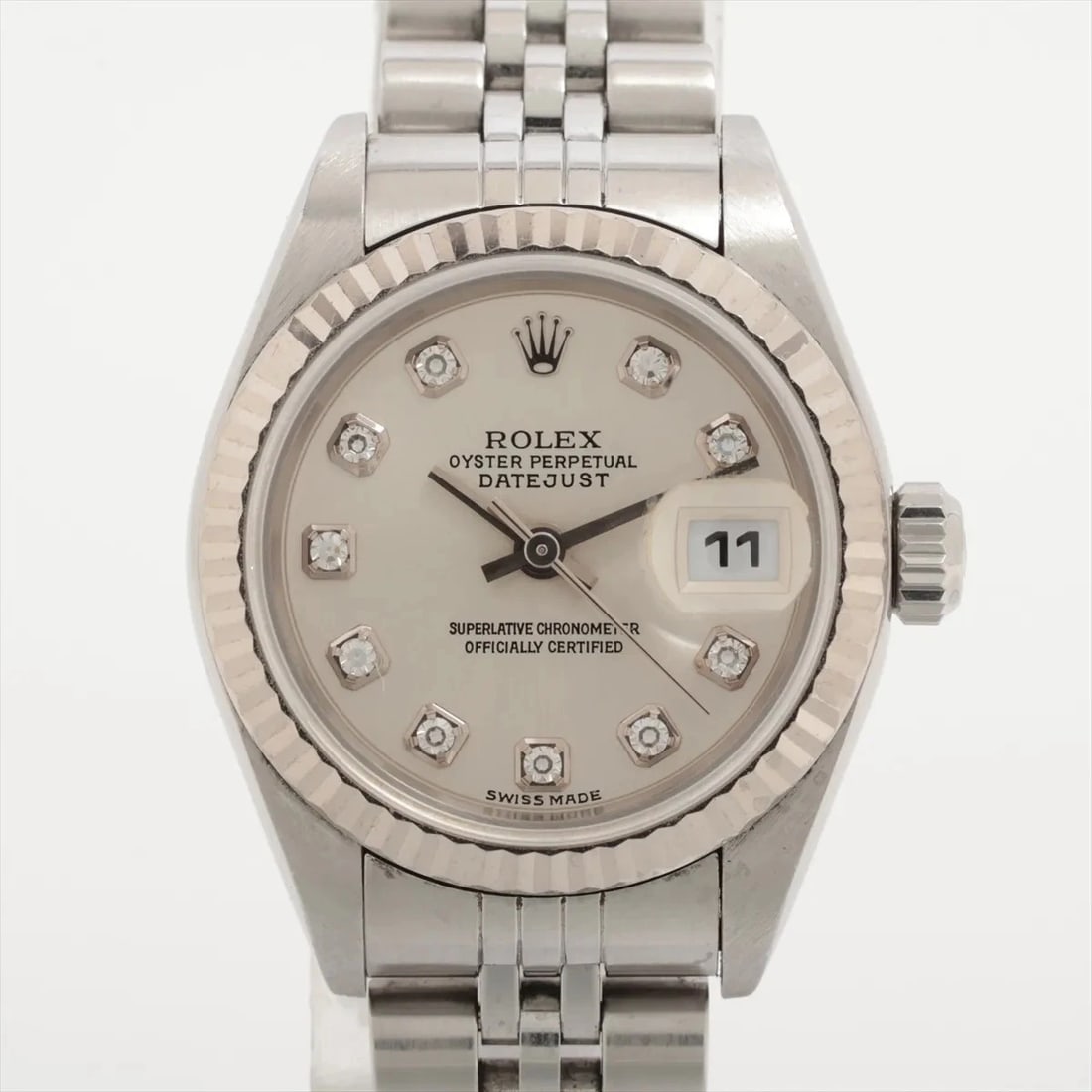 ROLEX LADY DATEJUST AT SILVER WATCH: Rolex Lady Datejust At Silver Watch Brand: Rolex Type/Style: Wristwatch Material: SS?WG Color: Dial Color Silver Size: Case:W0.8 x H0.8inch / W26 x H26 Circumference of Wrist:6.1inch / 15.5