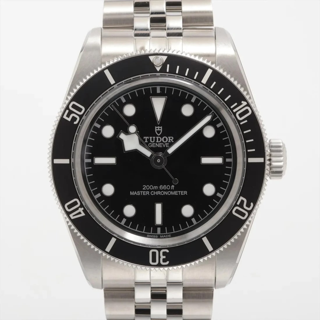 TUDOR BLACK BAY SS AT BLACK DIAL WATCH: Tudor Black Bay Ss At Black Dial Watch Brand: Tudor Type/Style: Wristwatch Material: SS Color: Dial Color Black Size: Case:W1.6 x H1.6inch / W41 x H41 Circumference of Wrist:7.5inch / 19 Accessori