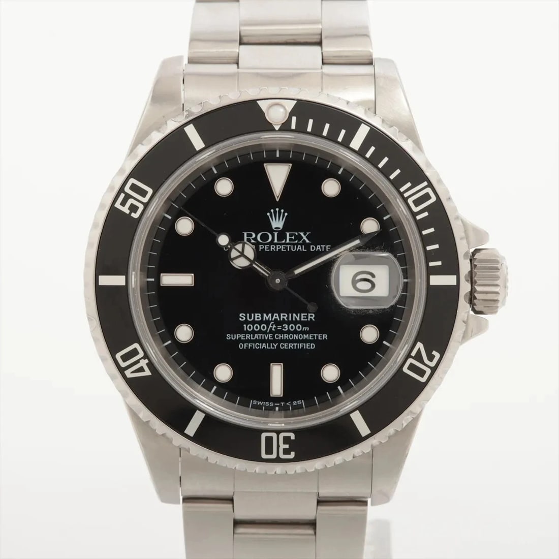 ROLEX SUBMARINER DATE SS AT BLACK DIAL WATCH: Rolex Submariner Date Ss At Black Dial Watch Brand: Rolex Type/Style: Wristwatch Material: SS Color: Dial Color Black Size: Case:W1.6 x H1.6inch / W40 x H40 Circumference of Wrist:6.9inch / 17.5 A