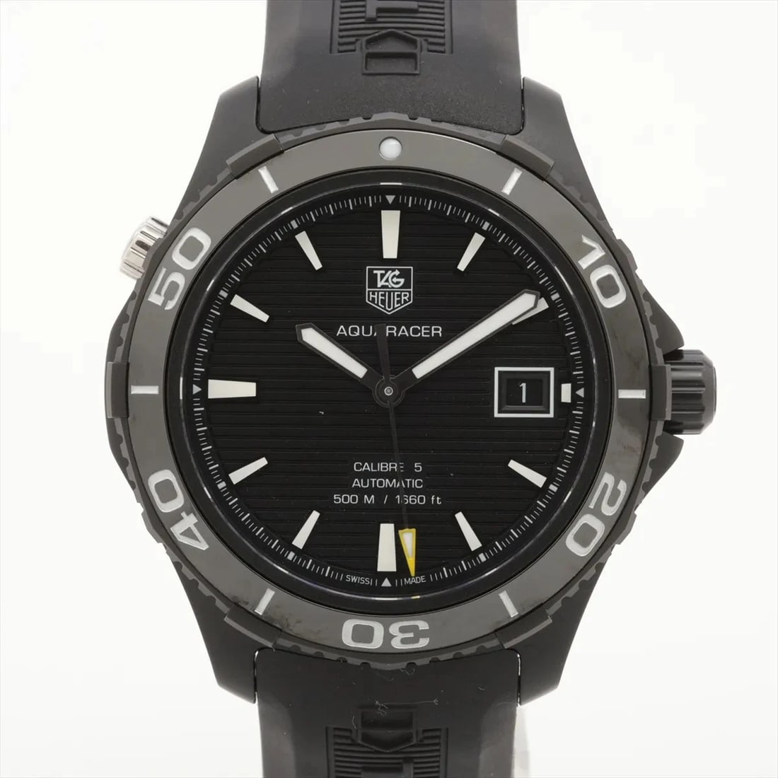 TAG HEUER AQUA RACER SS & RUBBER AT BLACK DIAL WATCH: Tag Heuer Aqua Racer Ss & Rubber At Black Dial Watch Brand: TAG Heuer Type/Style: Wristwatch Material: SS & Rubber Color: Dial Color Black Size: Case:W1.6 x H1.6inch / W42 x H42 Circumference of Wrist