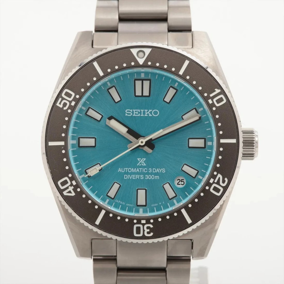 SEIKO PROSPEX DIVERS HERITAGE SS WATCH: Seiko Prospex Divers Heritage Ss Watch Brand: Seiko Type/Style: Wristwatch Material: SS Color: Dial Color turquoise blue Size: Case:W1.6 x H1.6inch / W40 x H46.4 Circumference of Wrist:7.1inch / 18
