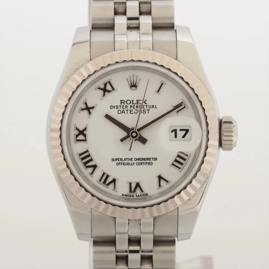 ROLEX LADY DATEJUST AT WHITE DIAL WATCH: Rolex Lady Datejust At White Dial Watch Brand: Rolex Type/Style: Wristwatch Material: SS?WG Color: Dial Color White Size: Case:W0.8 x H0.8inch / W26 x H26 Circumference of Wrist:5.7inch / 14.5 Acc