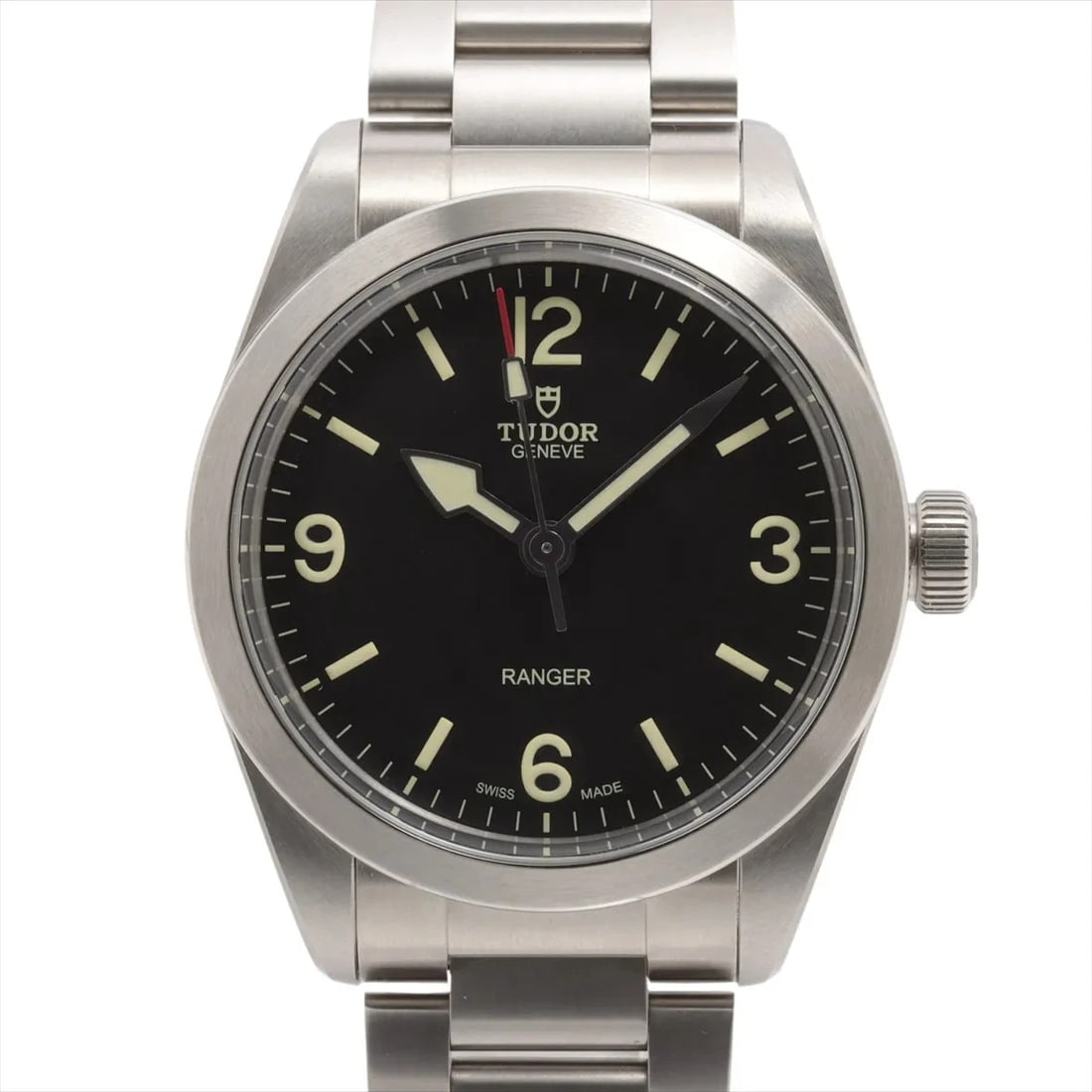 TUDOR RANGER SS AT BLACK DIAL WATCH: Tudor Ranger Ss At Black Dial Watch Brand: Tudor Type/Style: Wristwatch Material: SS Color: Dial Color Black Size: Case:W1.2 x H1.2inch / W36 x H36 Circumference of Wrist:7.5inch / 19 Accessories: