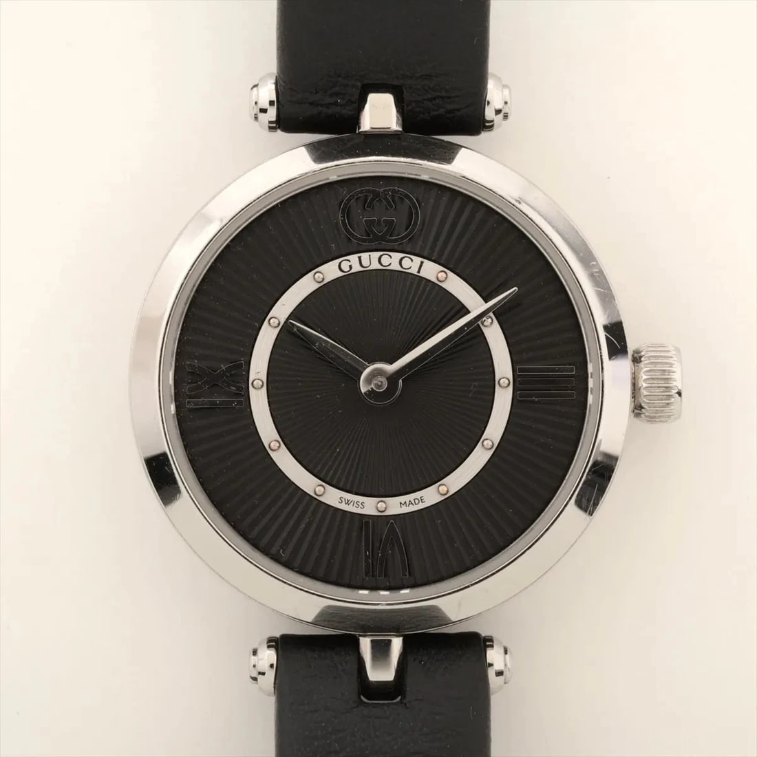 GUCCI SS & LEATHER QZ BLACK DIAL WATCH: Gucci Ss & Leather Qz Black Dial Watch Brand: Gucci Type/Style: Wristwatch Material: SS & Leather Color: Dial Color Black Size: Case:W0.8 x H0.8inch / W24 x H24 Circumference of Wrist:6.5inch / 16.5