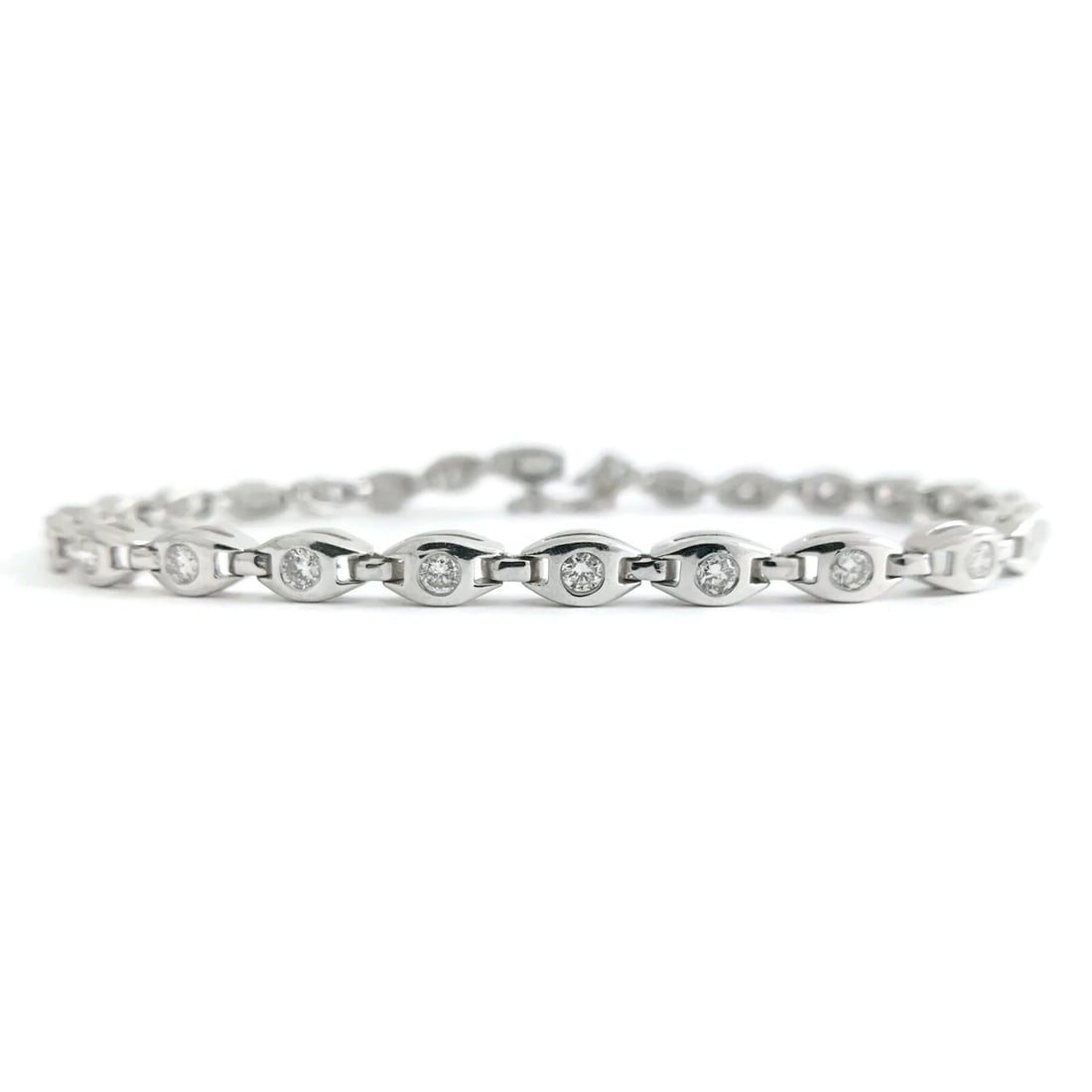 OVAL LINK BURNISHED DIAMOND TENNIS BRACELET 14K WHITE GOLD: Oval Link Burnished Diamond Tennis Bracelet 14K White Gold Brand: Unbranded Type/Style: Bracelet Material: 14K White Gold, Main Stone Natural Color: Silver Size: Length: 7.25 inches, Width: 3.8 mm