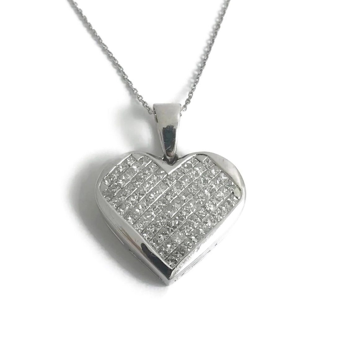 INVISIBLE SET PRINCESS DIAMOND HEART PENDANT NECKLACE 18K WHITE GOLD (1 of 4)