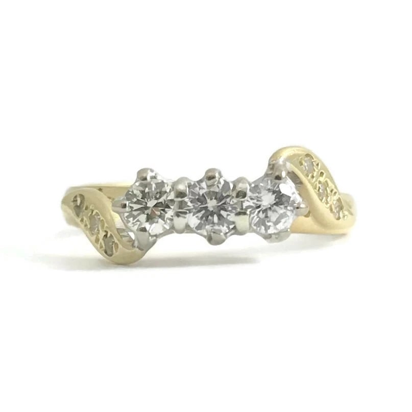 ROUND 3-STONE DIAMOND RING 18K YELLOW GOLD: Round 3-Stone Diamond Ring 18K Yellow Gold Brand: Estate Type/Style: Ring Material: 18K Yellow Gold, Main Stone Natural Color: Gold Size: 7 US Accessories: None Accessories Notice: When pu