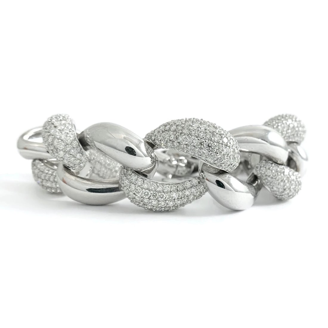 PAVE DIAMOND BIG CHUNKY LINK BRACELET 14K WHITE GOLD: Pave Diamond Big Chunky Link Bracelet 14K White Gold Brand: Unbranded Type/Style: Bracelet Material: 14K White Gold, Main Stone Natural Color: Silver Size: Length: 7.5 inchesWidth: .75 inches