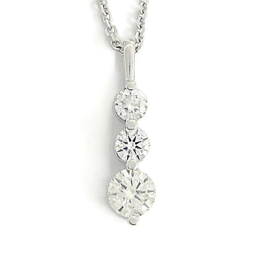 ROUND PENDANT NECKLACE 14K WHITE GOLD: Round Pendant Necklace 14K White Gold Brand: Unbranded Type/Style: Necklace Material: 14K White Gold, Main Stone Natural Color: Silver Size: Length: 18 inches, Pendant: 23 mm (with bale) x 5.9 mm