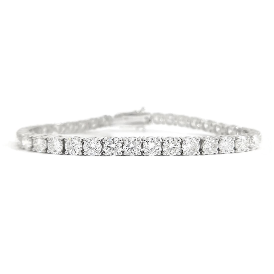 ROUND LAB-CREATED DIAMOND TENNIS BRACELET 14K WHITE GOLD: Round Lab-Created Diamond Tennis Bracelet 14K White Gold Brand: Unbranded Type/Style: Bracelet Material: 14K White Gold, Main Stone Lab-Created Color: White Size: Length: 8 inches Width: 5.1 mm Ac
