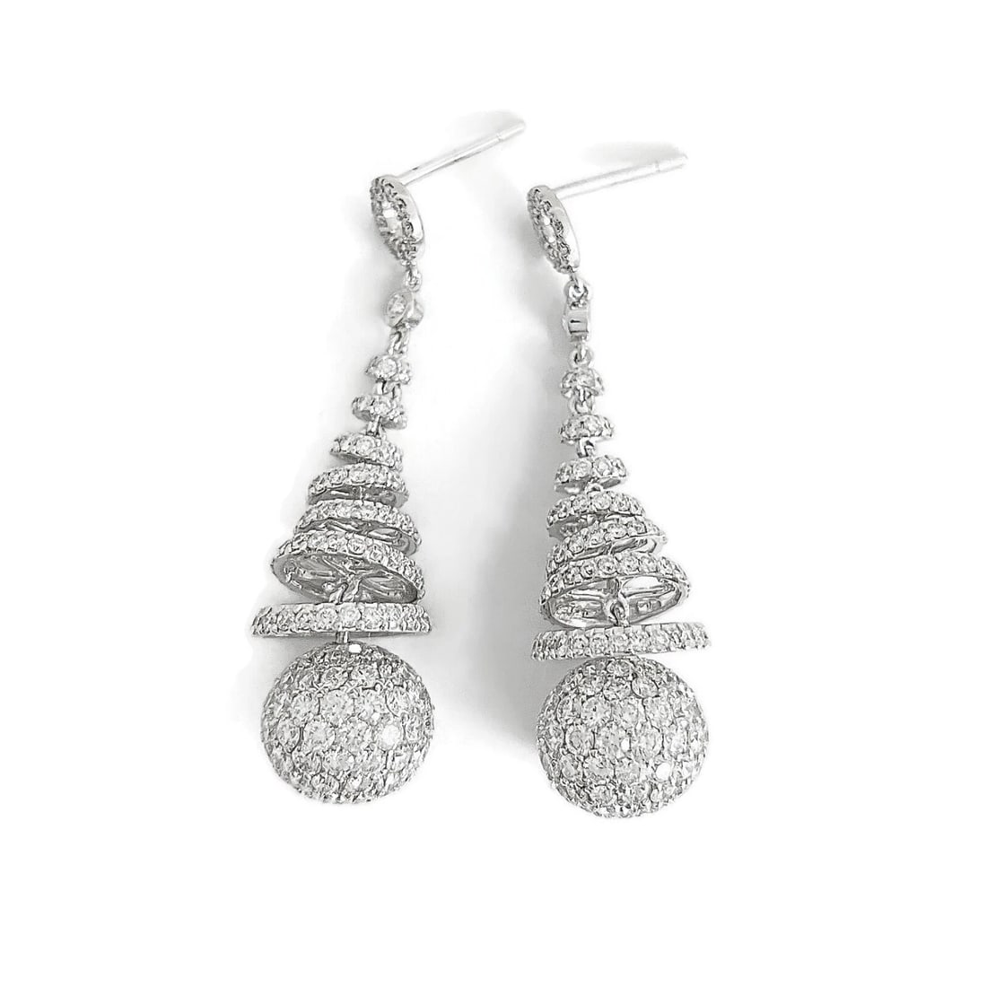 PAVE DIAMOND ROUND SPIRAL BALL DANGLE DROP EARRINGS 14K WHITE GOLD: Pave Diamond Round Spiral Ball Dangle Drop Earrings 14K White Gold Brand: Unbranded Type/Style: Earrings Material: 14K White Gold, Main Stone Natural Color: Silver Size: Length: 1.75 inches Width: 11 