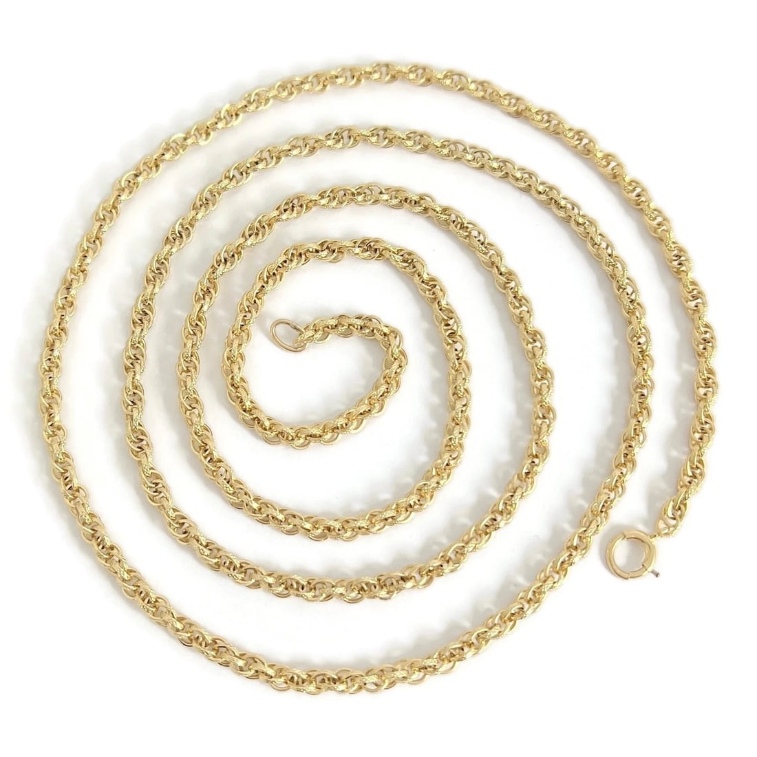 LONG TWISTED ROPE CHAIN NECKLACE 14K YELLOW GOLD: Long Twisted Rope Chain Necklace 14K Yellow Gold Brand: Unbranded Type/Style: Necklace Material: 14K Yellow Gold, Color: Gold Size: Length: 29.5 inches Width: 3.2 mm Accessories: None Acce