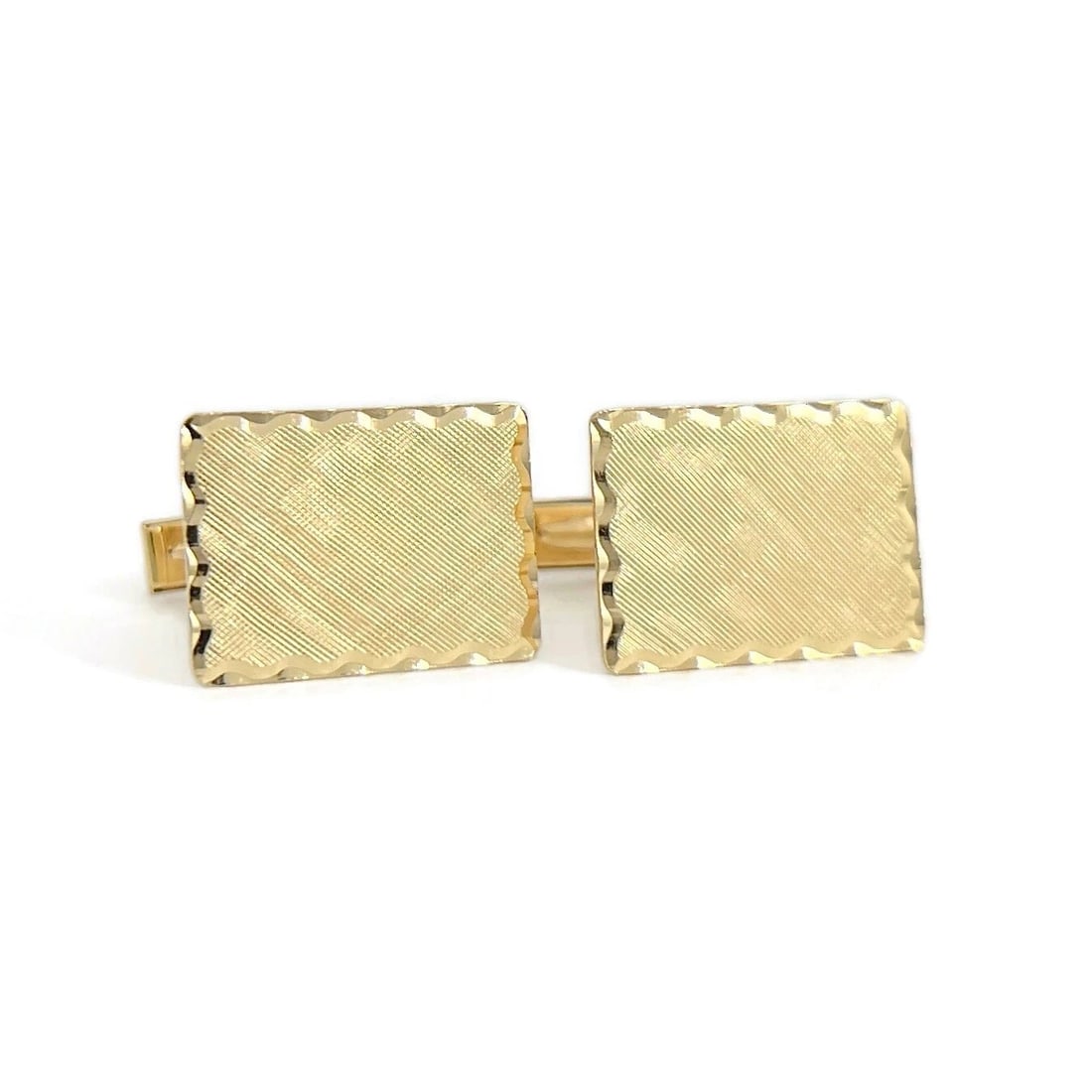 TEXTURED RECTANGLE CUFFLINKS 14K YELLOW GOLD: Textured Rectangle Cufflinks 14K Yellow Gold Brand: Estate Type/Style: Cufflinks Material: 14K Yellow Gold, Color: Gold Size: Measurements: 18 mm x 13.4 mm Accessories: None Accessories No