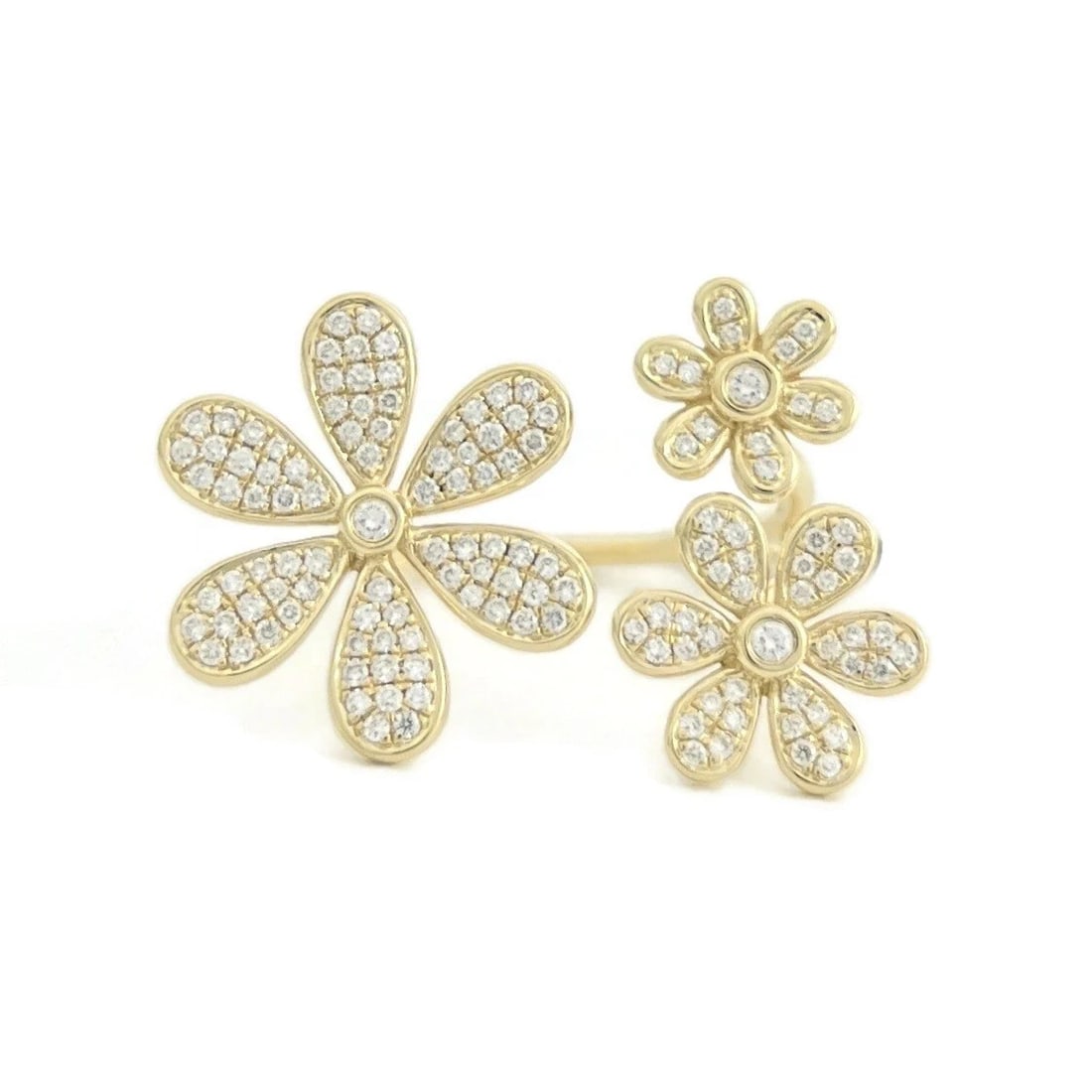 PAVE DIAMOND FLOWER RING 14K YELLOW GOLD: Pave Diamond Flower Ring 14K Yellow Gold Brand: Salvatore & Co. Type/Style: Ring Material: 14K Yellow Gold, Main Stone Natural Color: Gold Size: 7.25 US Accessories: None Accessories Notic