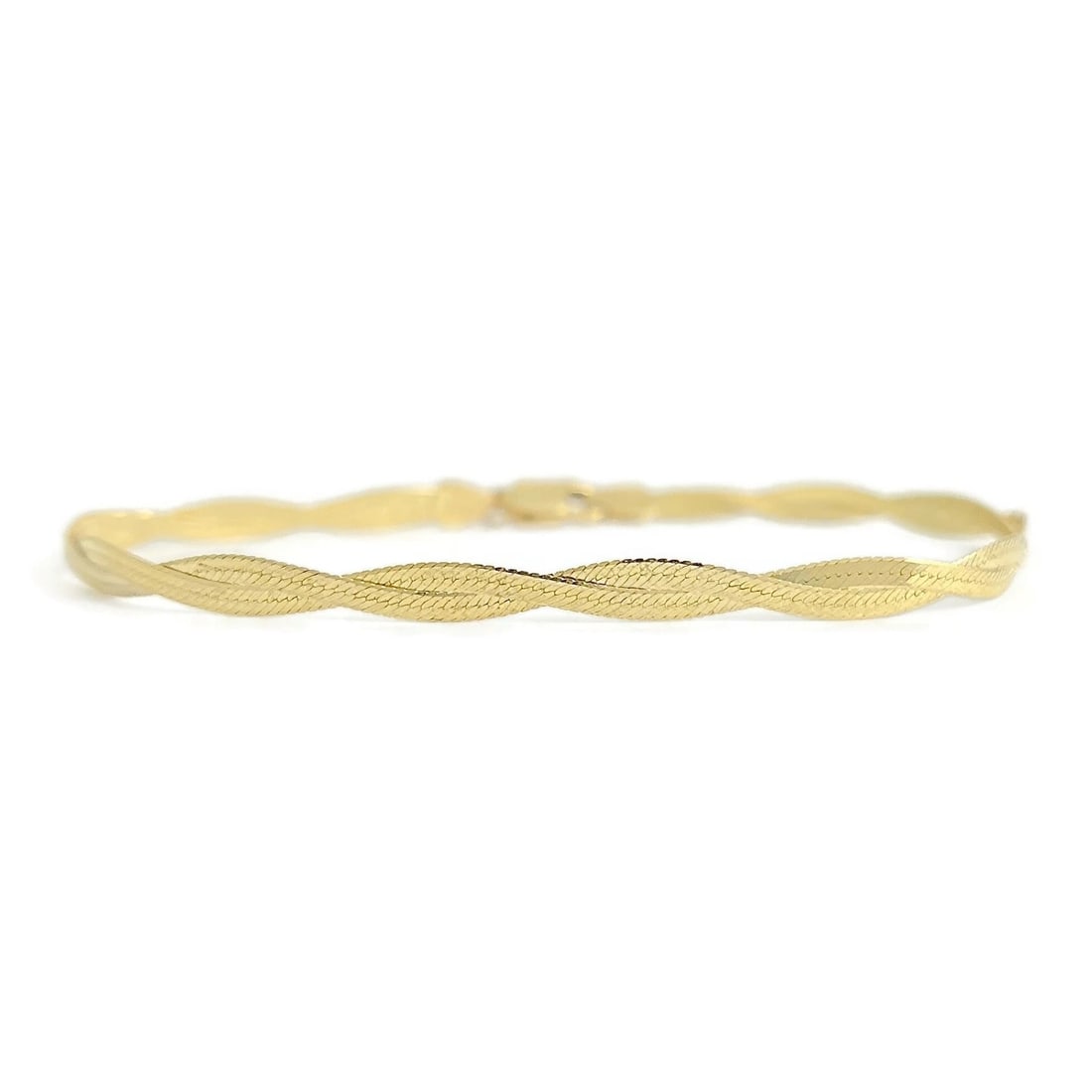 ITALIAN TWISTED BRAIDED BRACELET 14K YELLOW GOLD: Italian Twisted Braided Bracelet 14K Yellow Gold Brand: Estate Type/Style: Bracelet Material: 14K Yellow Gold, Color: Gold Size: Length: 7 inches ,Charms: 4 mm Accessories: None Accessorie