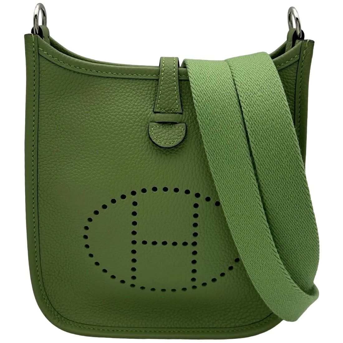 HERMES EVELYNE TPM B STAMP VEAU CRIQUET SHW SHOULDER BAG: HERMES Evelyne TPM B Stamp Veau Criquet SHW Shoulder Bag Brand: HERMES Type/Style: Shoulder Bag Material: Taurillon Color: Veil Cricket / SV Hardware Size: W: 17cm / H: 18cm / D: 5.5cm Accessories