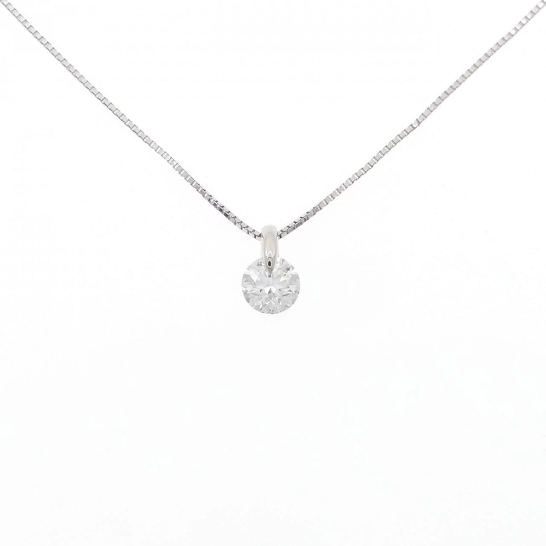 PT900/PT850 SOLITAIRE DIAMOND NECKLACE: PT900/PT850 Solitaire Diamond Necklace Brand: Unbranded Type/Style: Diamond Necklace Material: Platinum900/Platinum850, Color: Does Not Apply Size: Length: 45cm Accessories: None Accessories Notice: