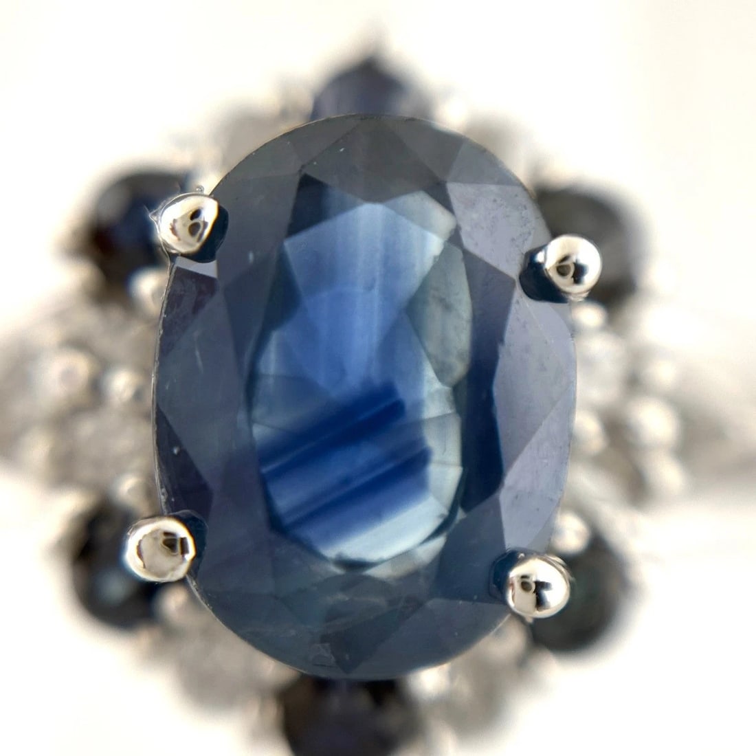 SAPPHIRE DESIGN PLATINUM RING - 2