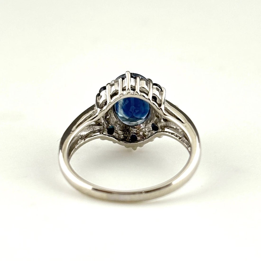 SAPPHIRE DESIGN PLATINUM RING - 4