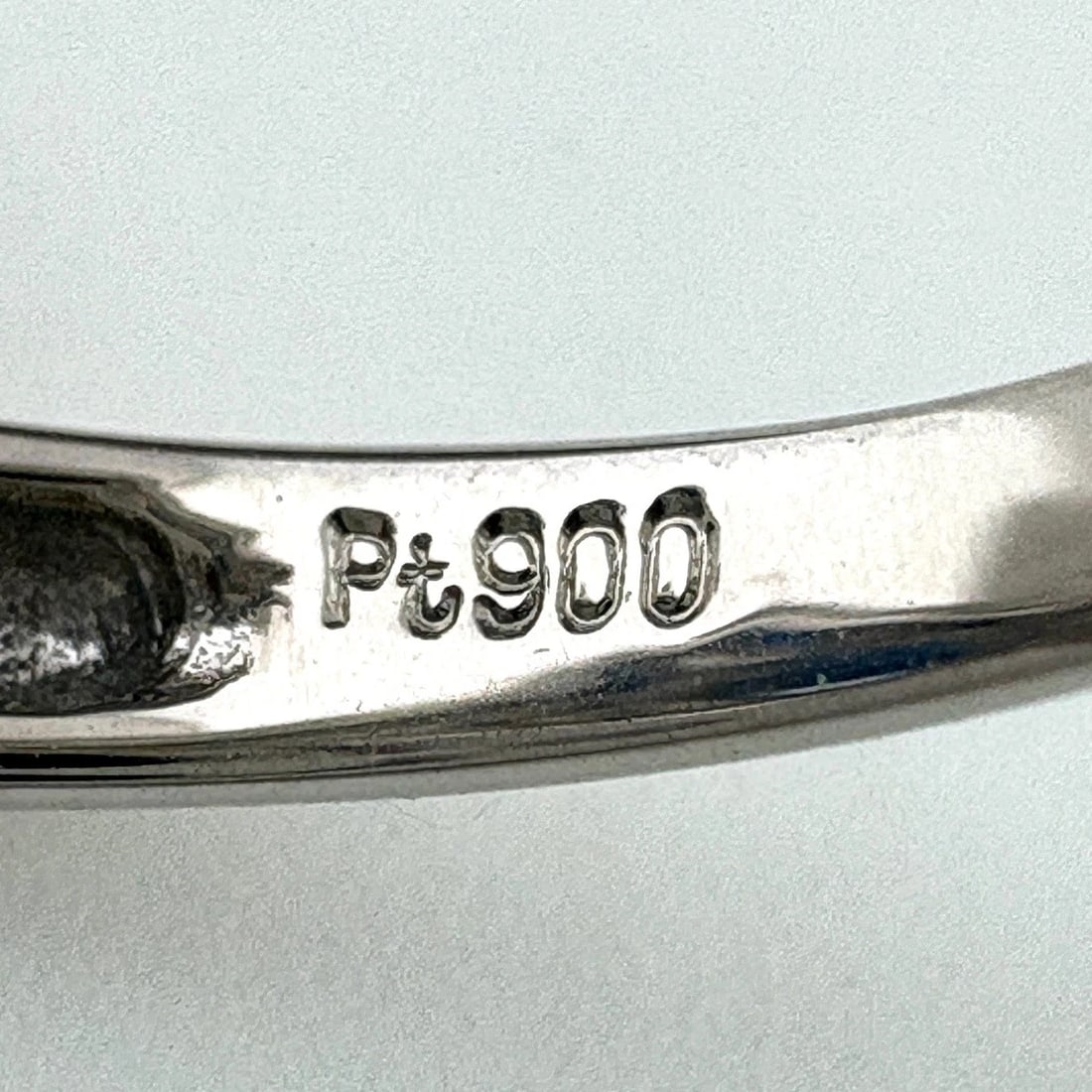 SAPPHIRE DESIGN PLATINUM RING - 5