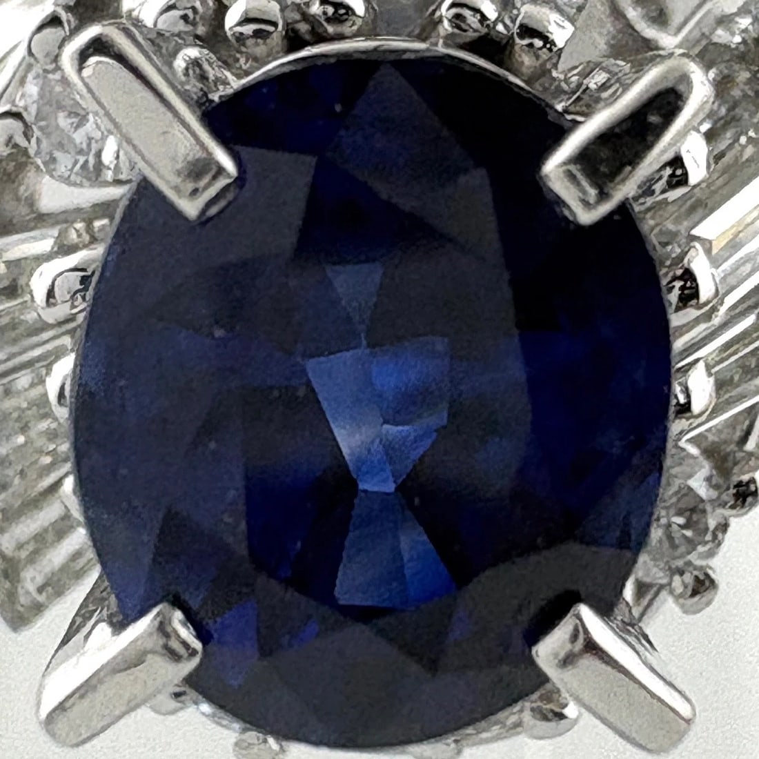 SAPPHIRE DESIGN RING PLATINUM RING - 2
