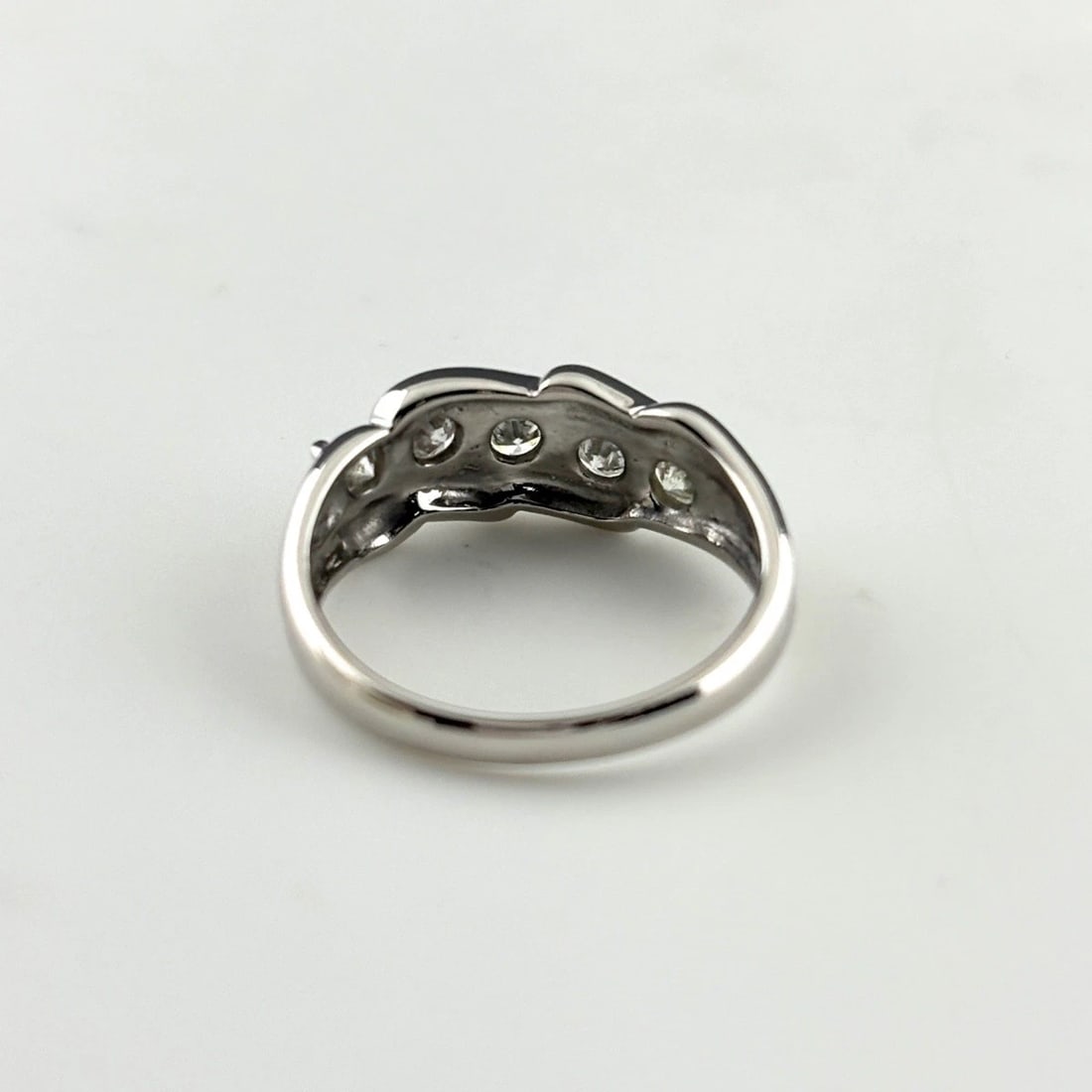 MELEE DIAMOND DESIGN RING - 3