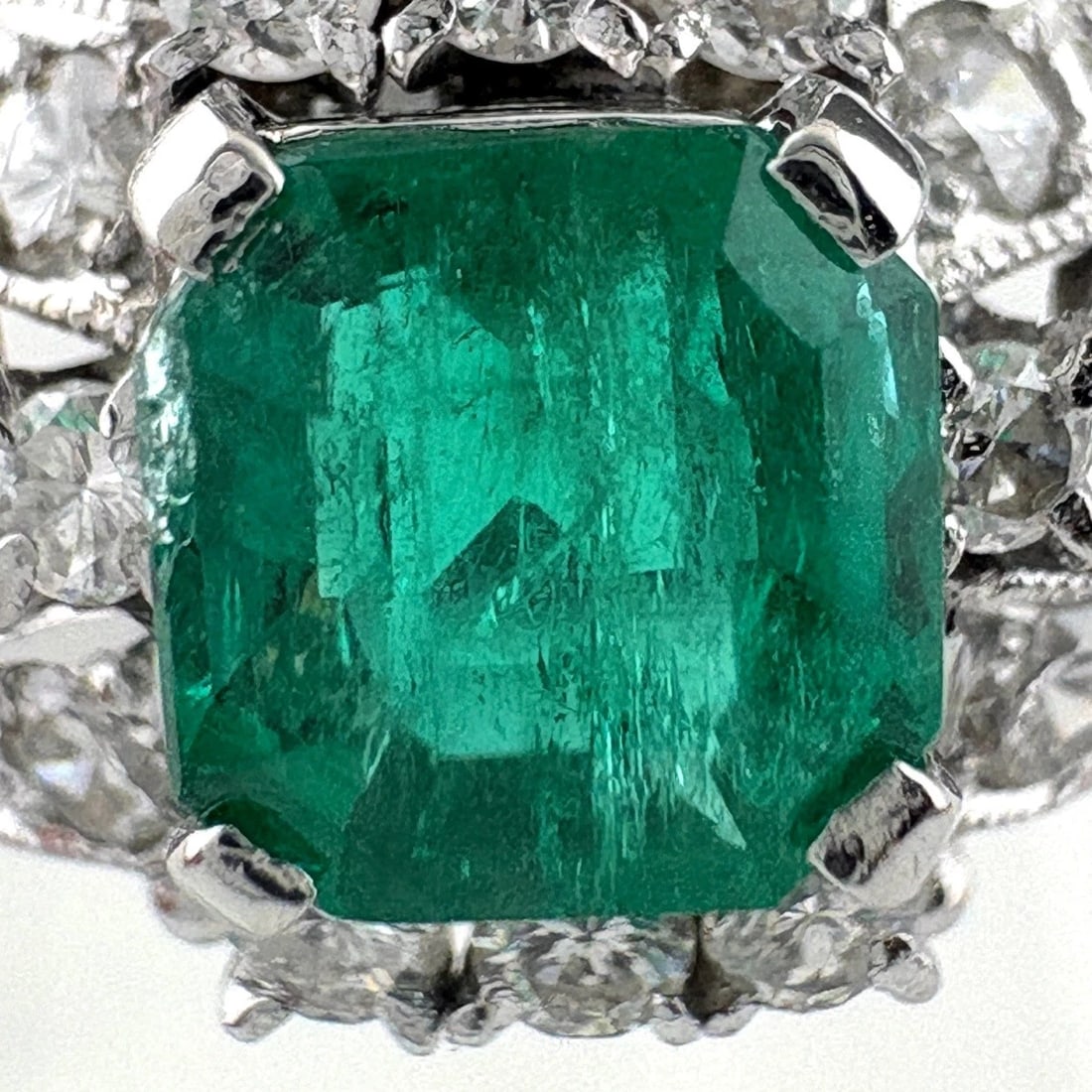 EMERALD DESIGN RING PLATINUM - 2