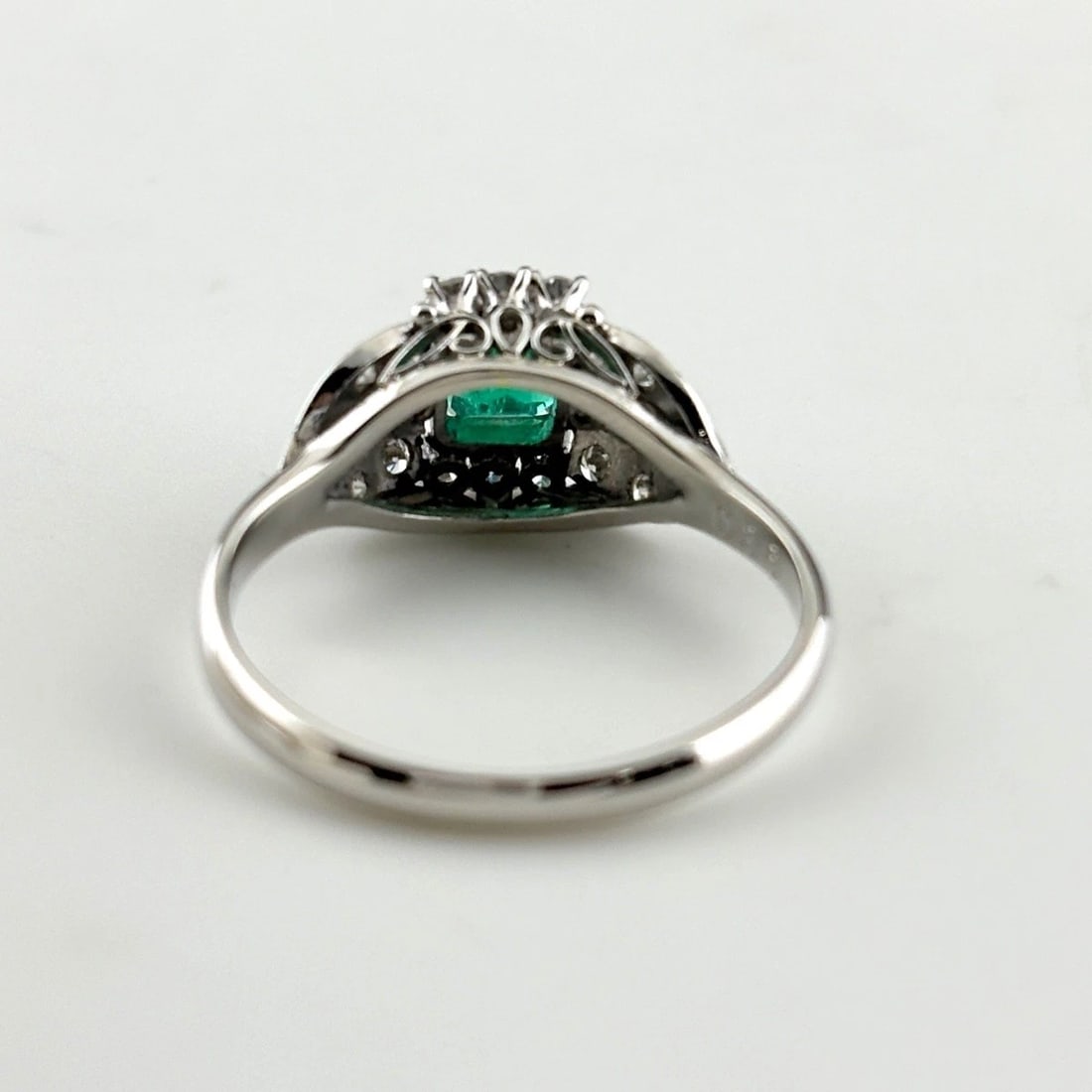 EMERALD DESIGN RING PLATINUM - 3