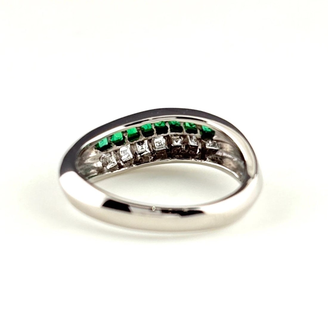 EMERALD DESIGN PLATINUM RING - 4