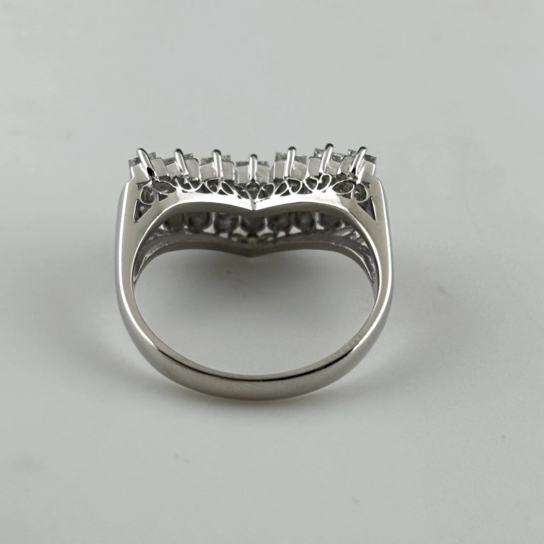 MELEE DIAMOND DESIGN RING - 3