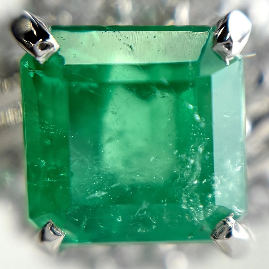 EMERALD DESIGN RING PLATINUM RING - 2