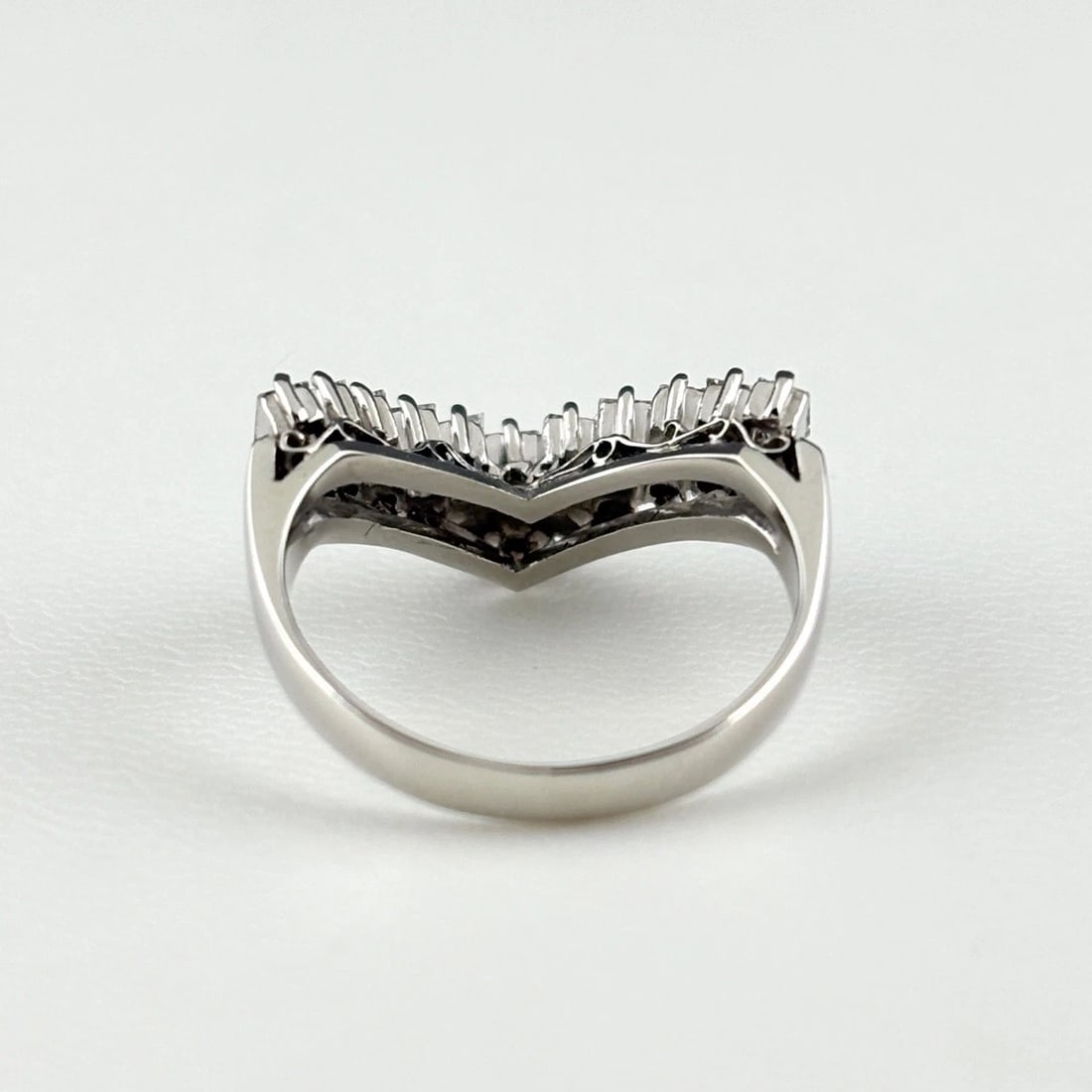 MELEE DIAMOND DESIGN RING - 4