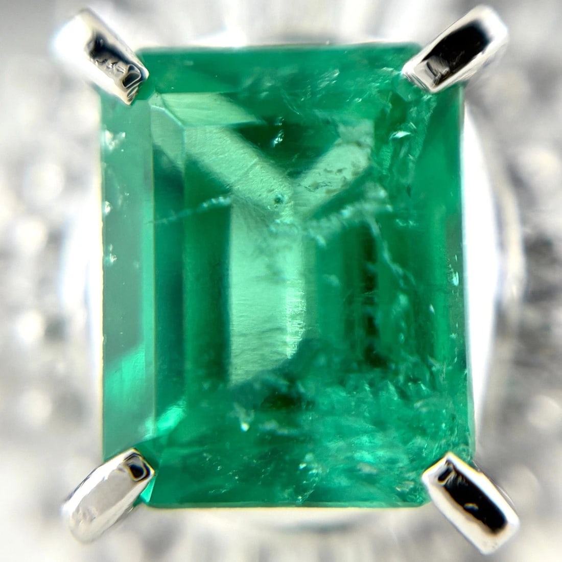 EMERALD DESIGN RING PLATINUM RING - 2