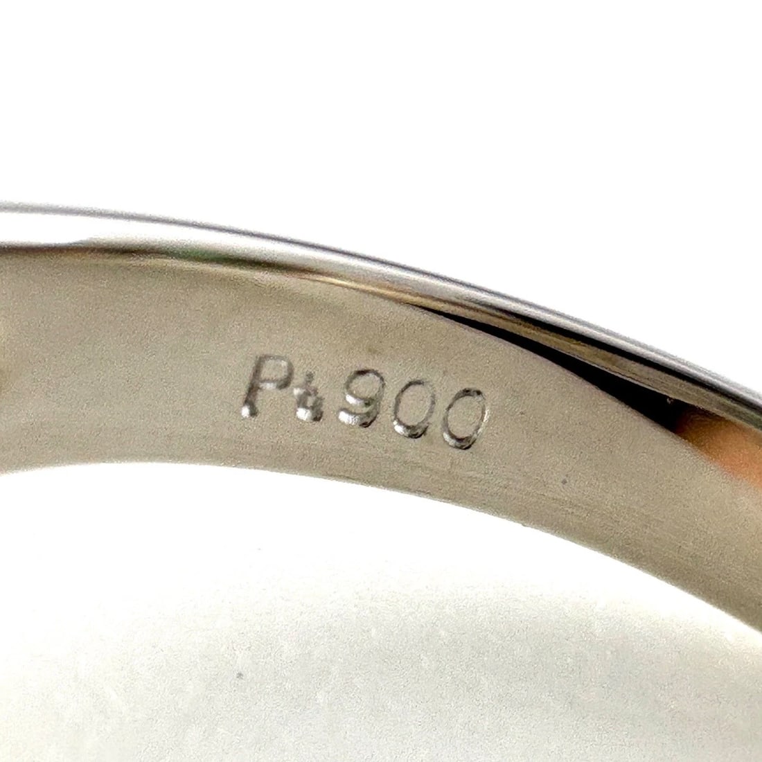 EMERALD DESIGN RING PLATINUM RING - 6