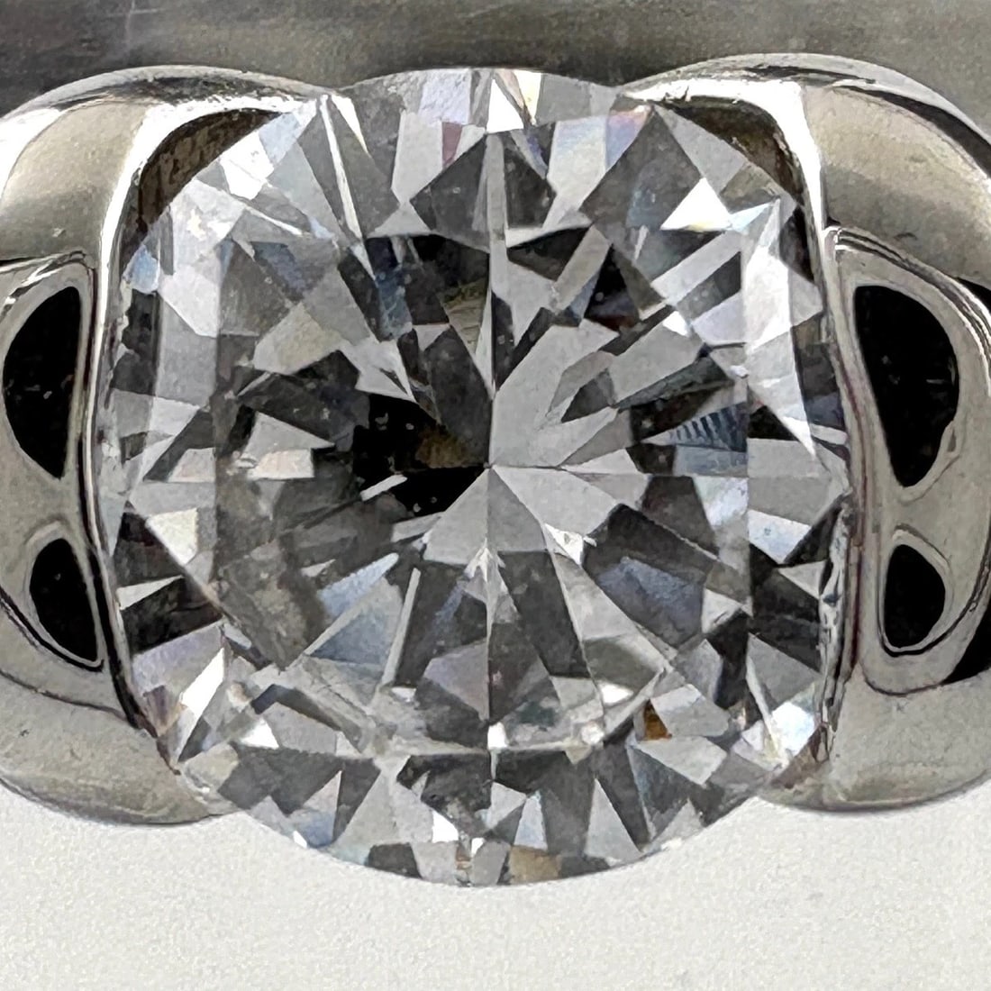 DIAMOND DESIGN RING PLATINUM - 2