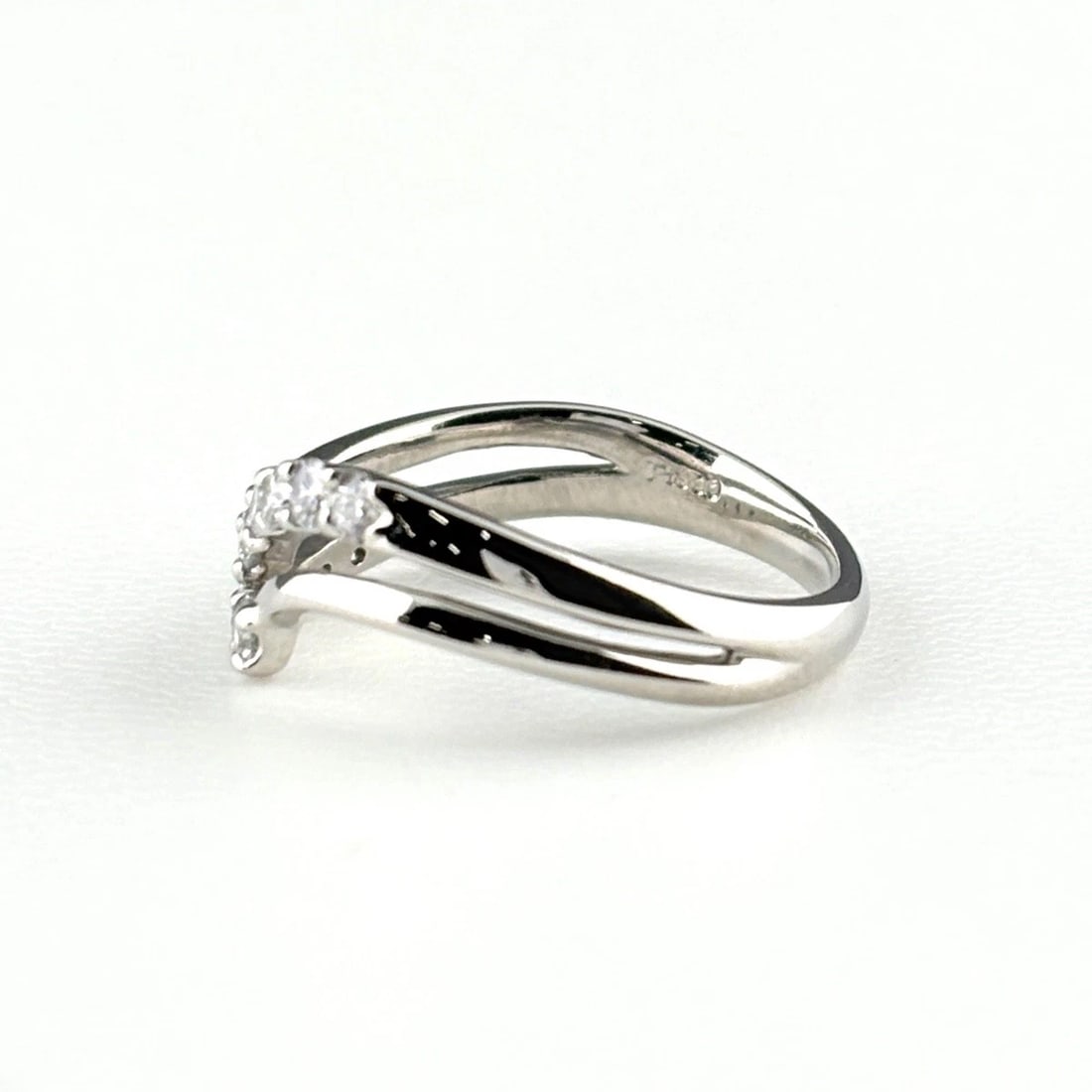 MELEE DIAMOND DESIGN RING - 3