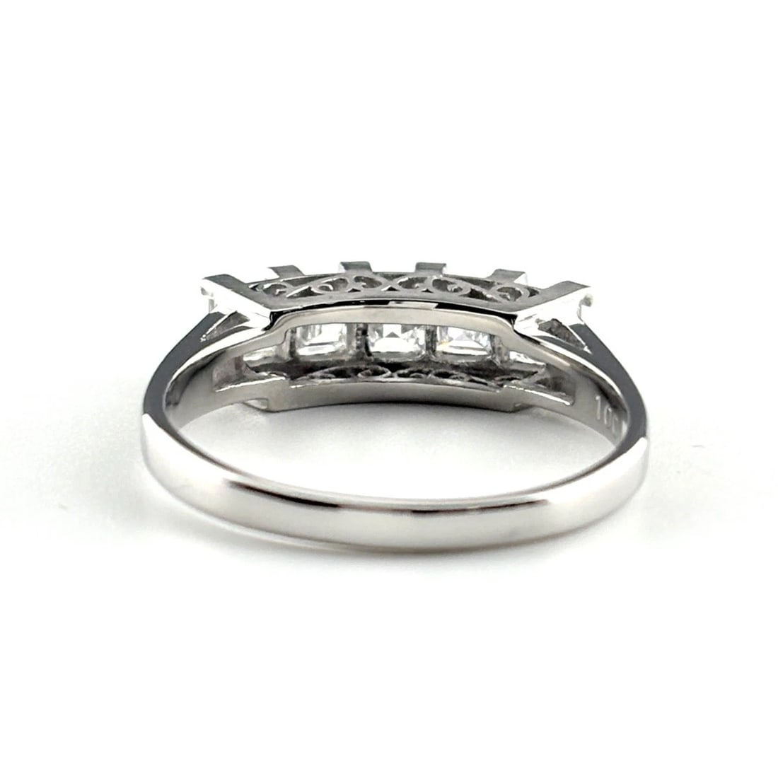 MELEE DIAMOND DESIGN RING - 3