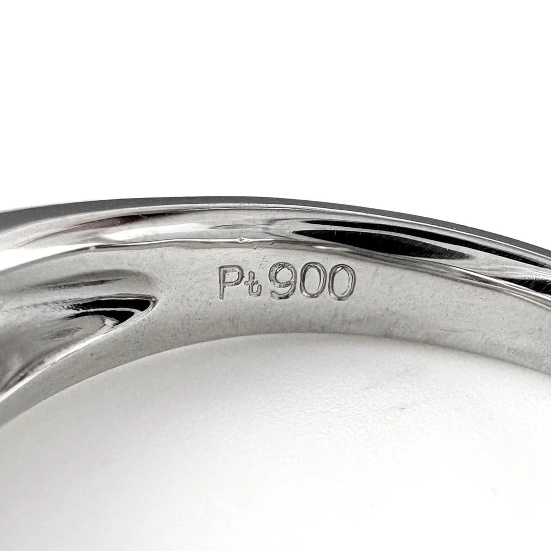 DIAMOND DESIGN PLATINUM RING - 5